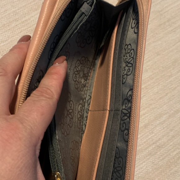 Elegant Pink w/gold studded design Wristlet Clutch - Picture 5 of 10